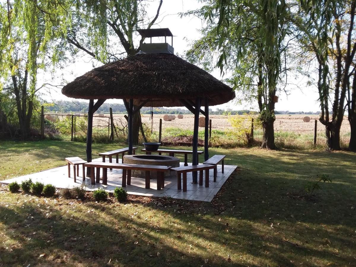 Herberg Tisza Tiszabábolna 外观 照片